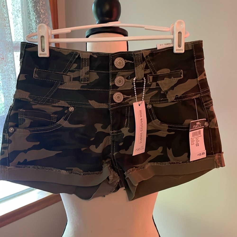Camo Green Women's Shorts